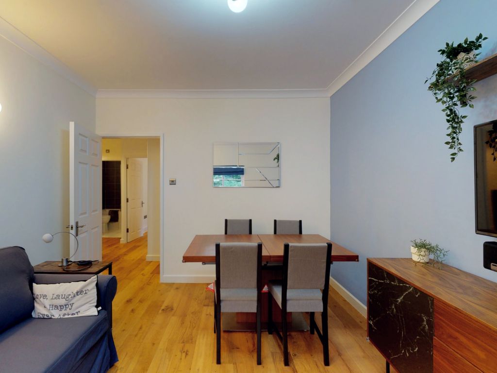 2 bed flat to rent in Archway Road, London N6, £2,750 pcm