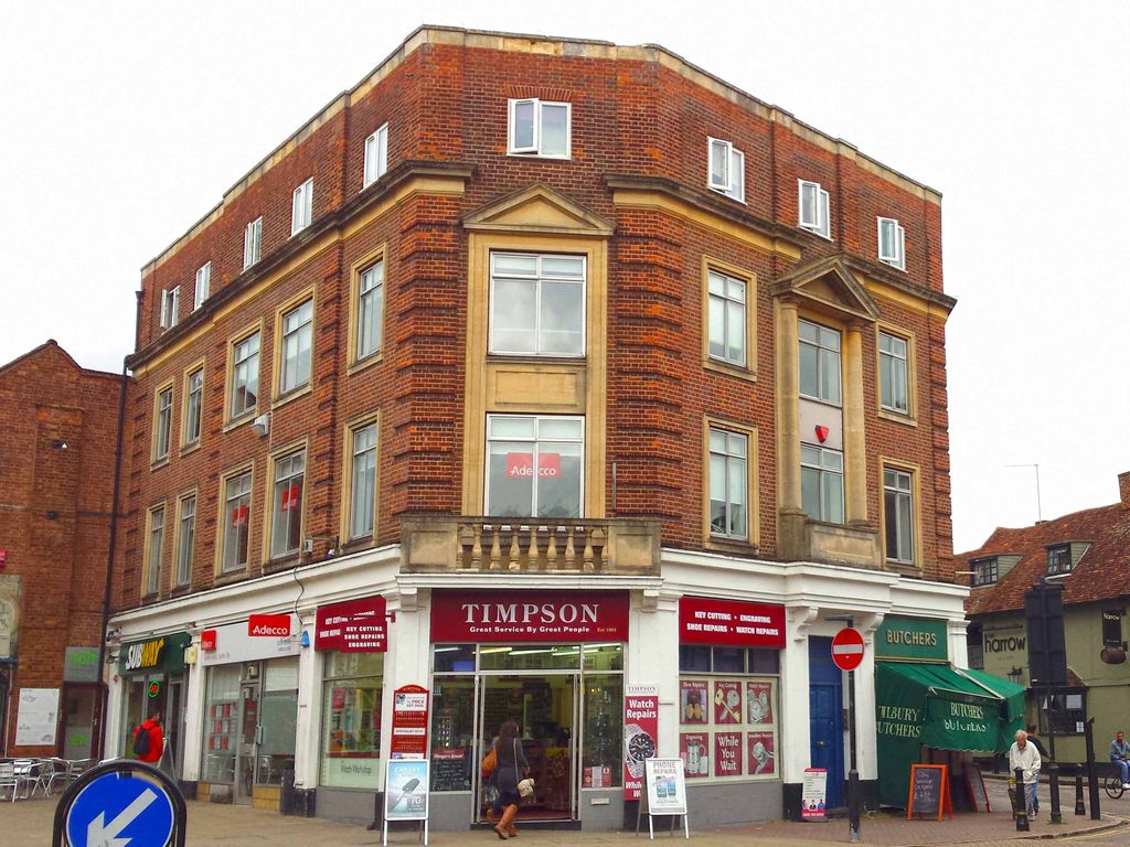 Office to let in Market Square, Aylesbury HP20, £10,000 pa