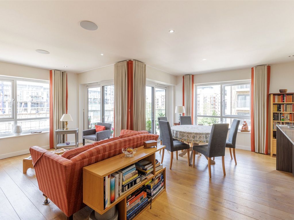 2 bed flat for sale in East Drive, Beaufort Park, Colindale NW9, £500,000