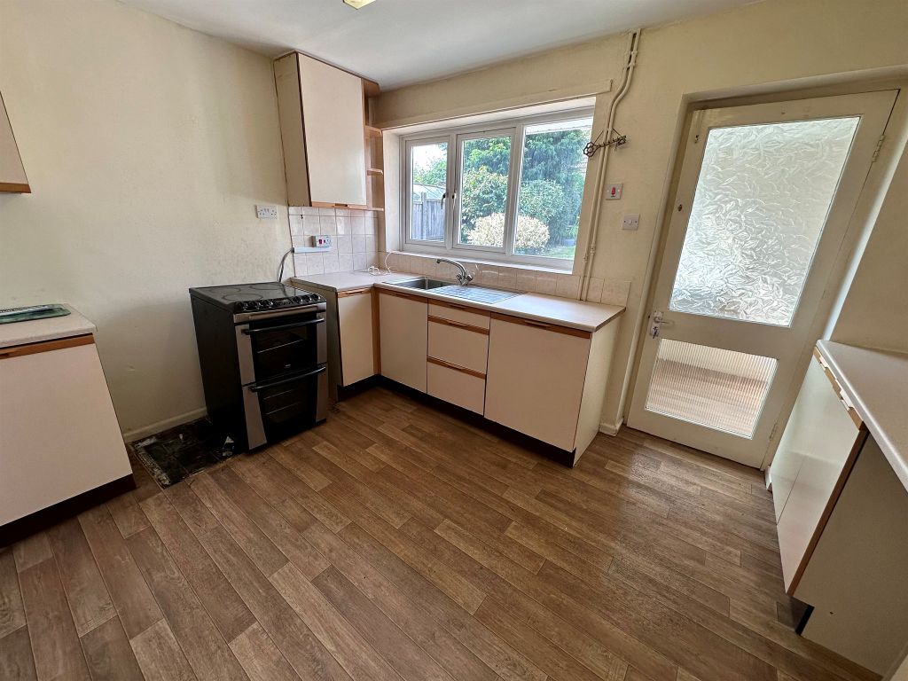 3 bed detached house for sale in Lake Side, Doveridge, Ashbourne DE6, £349,000