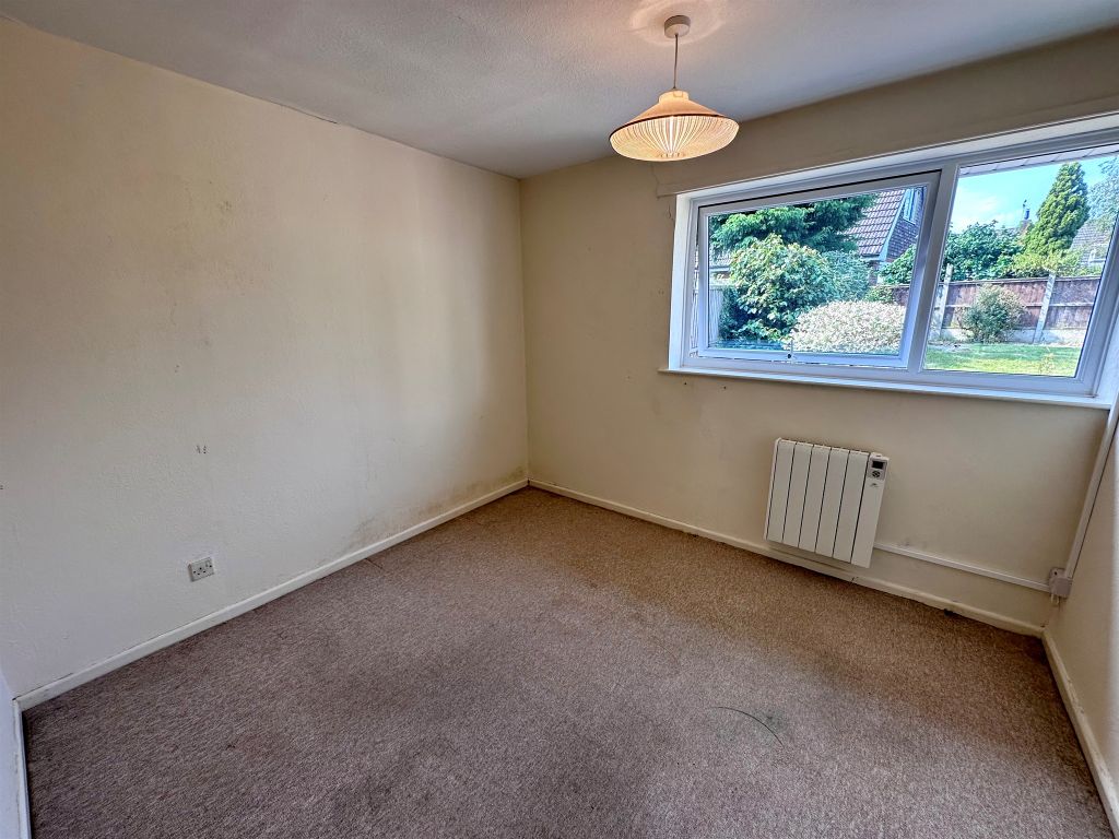 3 bed detached house for sale in Lake Side, Doveridge, Ashbourne DE6, £349,000