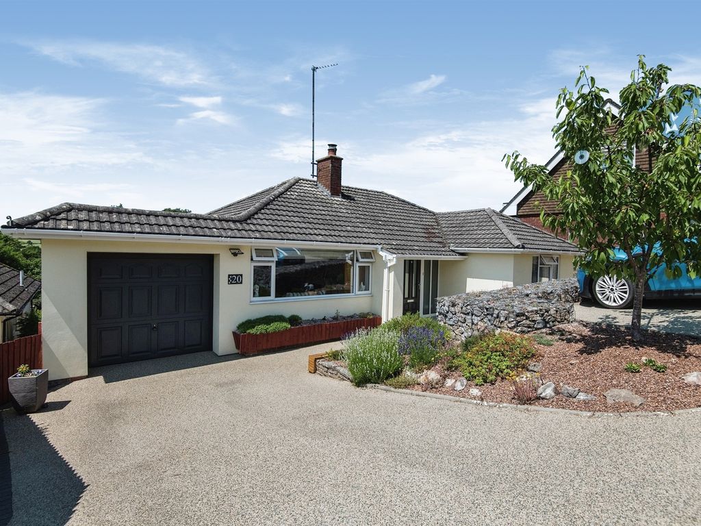 3 bed detached bungalow for sale in Oak Close, Ottery St. Mary EX11, £567,500