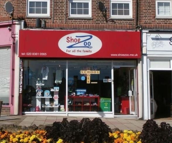 Retail premises to let in Onslow Parade, Hampden Square, Southgate, London N14, £24,500 pa