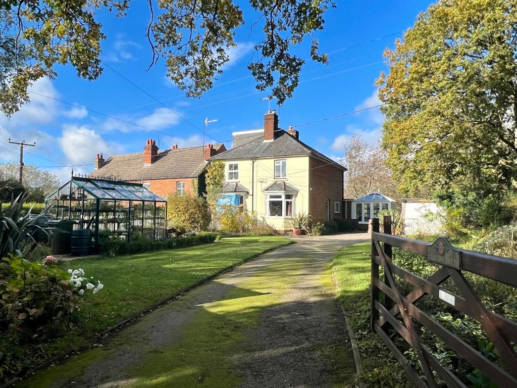 2 bed semi-detached house for sale in Puttenham, Guildford, Surrey GU3, £600,000