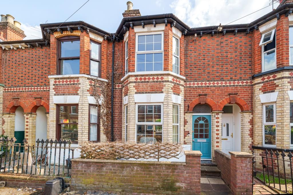 2 bed terraced house for sale in Reading, Berkshire RG2, £375,000