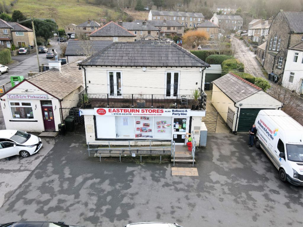 4 bed detached house for sale in Main Road, Keighley BD20, £500,000