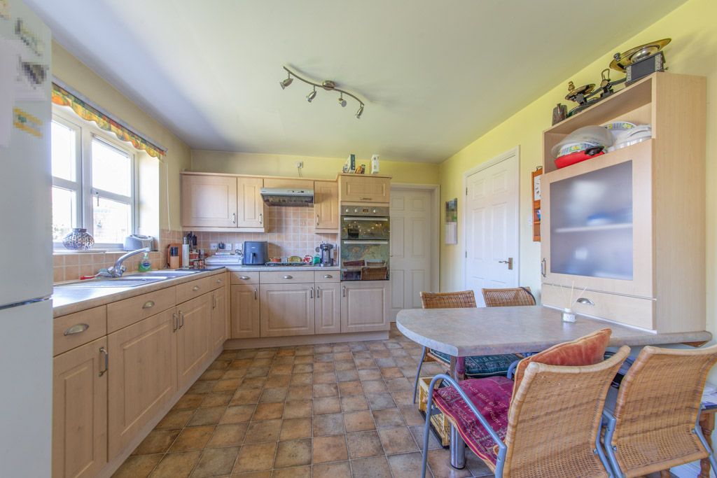 4 bed detached house for sale in Boraston Drive, Burford WR15, £350,000