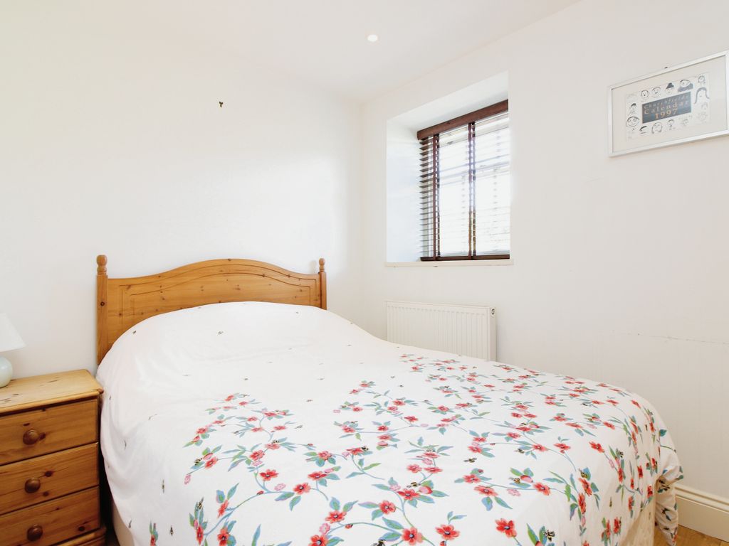 2 bed flat for sale in Dodsley Lane, Easebourne, Midhurst, West Sussex GU29, £350,000