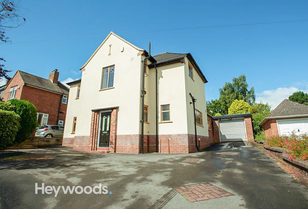 3 bed detached house for sale in Roe Lane, Westlands, Newcastle ST5, £400,000