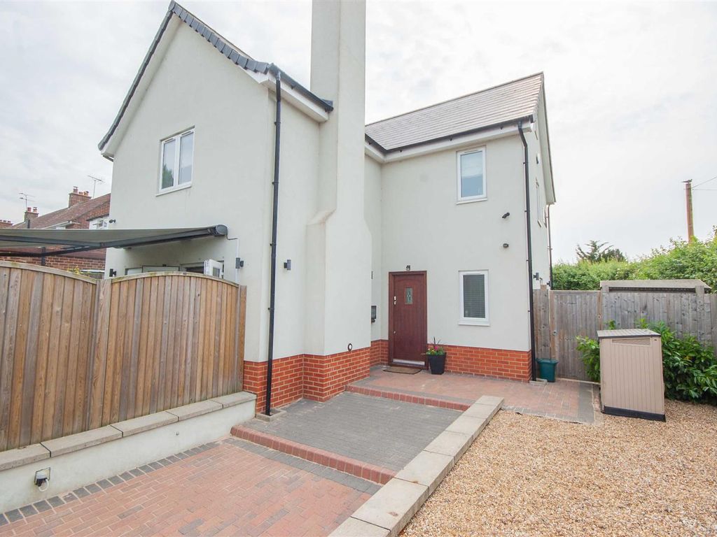 3 bed detached house for sale in Pleshey Road, Ford End, Chelmsford CM3, £530,000