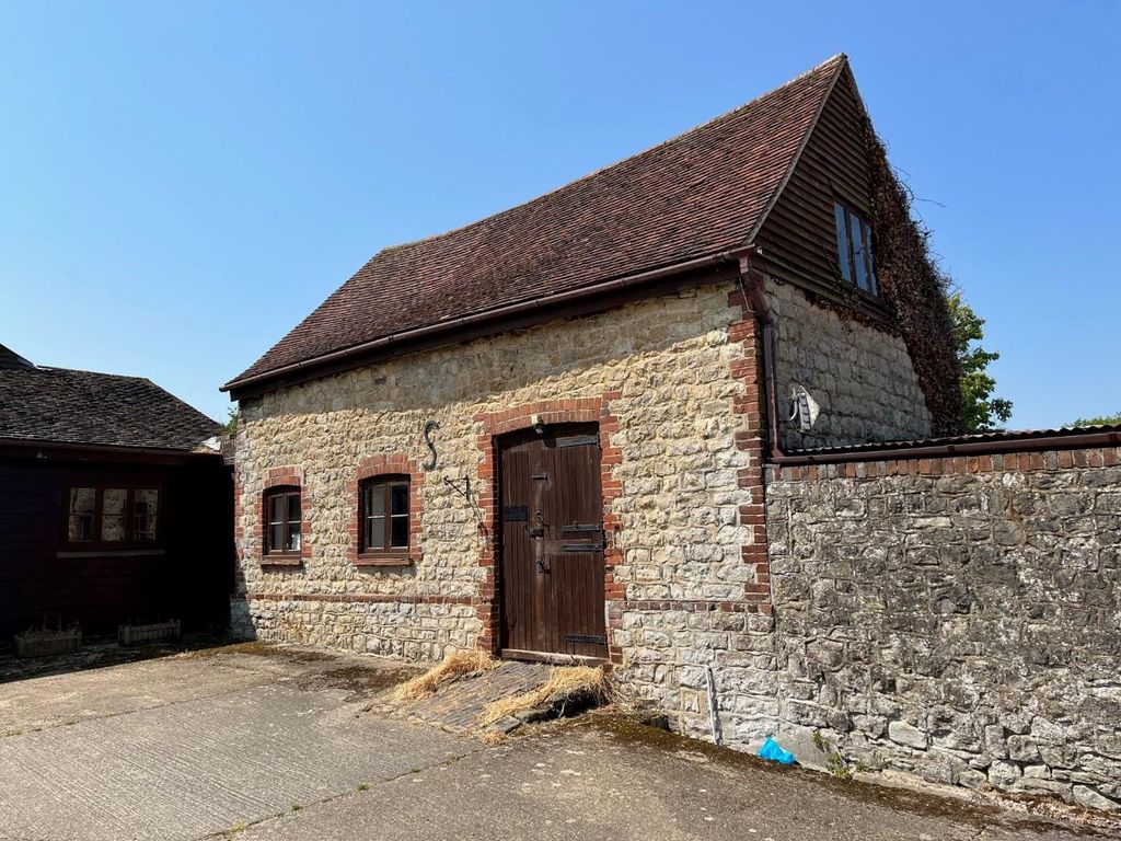 Commercial property to let in Shingle Barn Lane, West Farleigh, Maidstone ME15, £4,000 pa