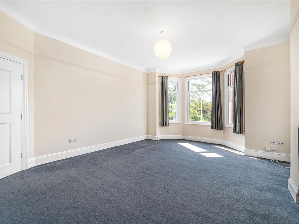 3 bed flat for sale in Idmiston Road, West Norwood SE27, £600,000