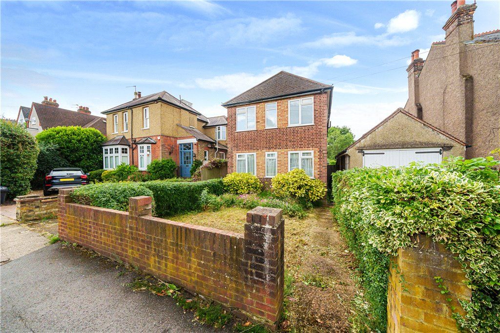 2 bed maisonette for sale in Hallowell Road, Northwood, Middlesex HA6, £385,000