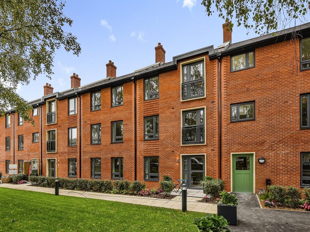 New home, 2 bed flat for sale in Crescent Place, Warminster BA12, £243,750
