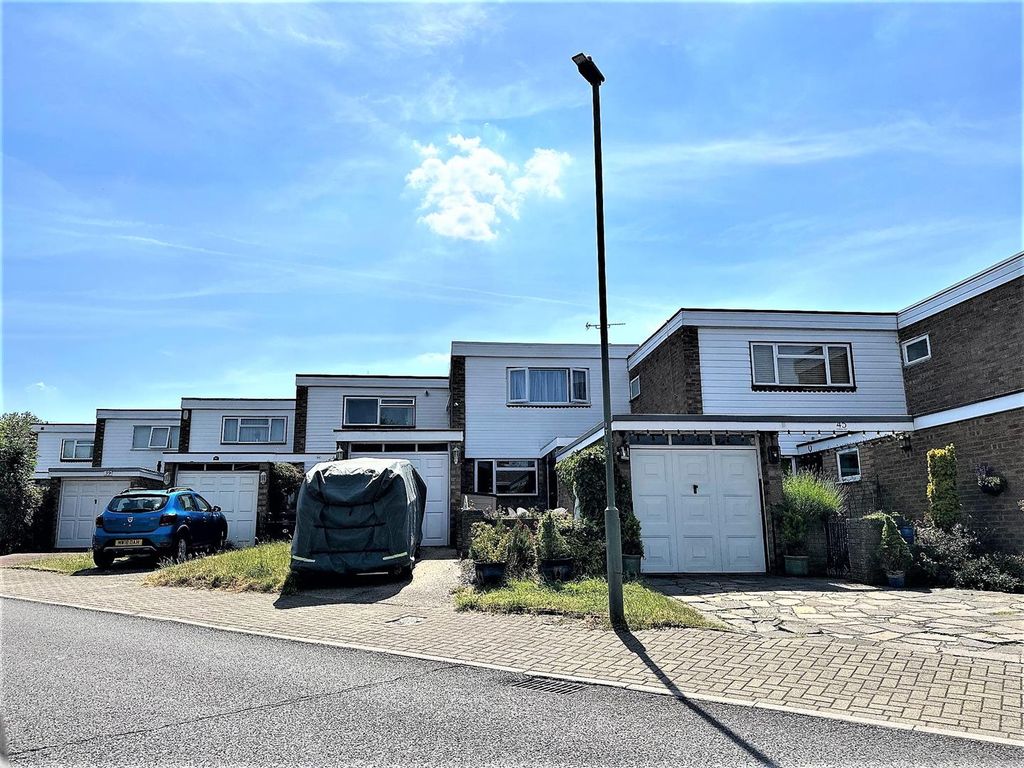 3 bed property for sale in Tandridge Drive, Orpington BR6, £515,000