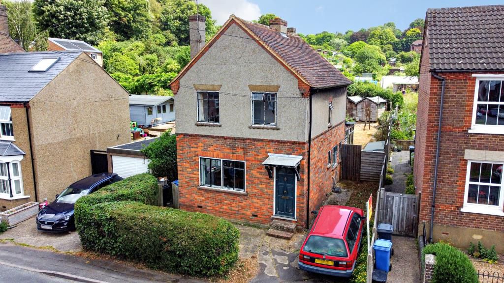 3 bed detached house for sale in Chesham, Buckinghamshire HP5, £450,000