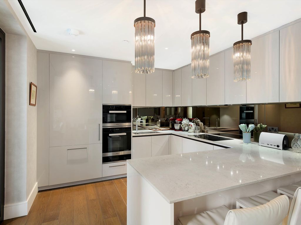 3 bed flat for sale in Sydney Street, Chelsea SW3, £5,500,000