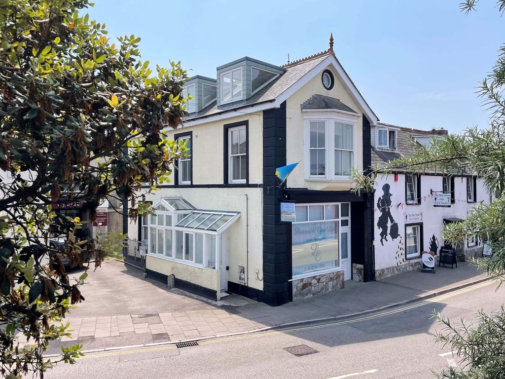 2 bed end terrace house for sale in Fore Street, Hayle TR27, £345,000