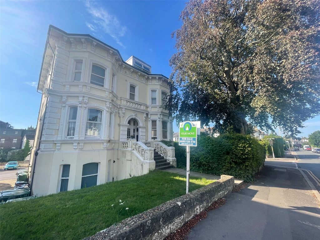 1 bed flat for sale in Upper Grosvenor Road, Tunbridge Wells, Kent TN1, £160,000