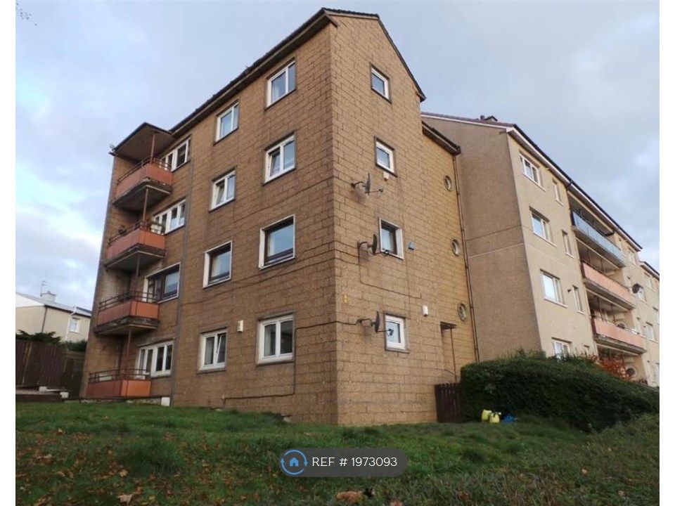 3 bed flat to rent in Brownhill Road, Glasgow G43, £995 pcm