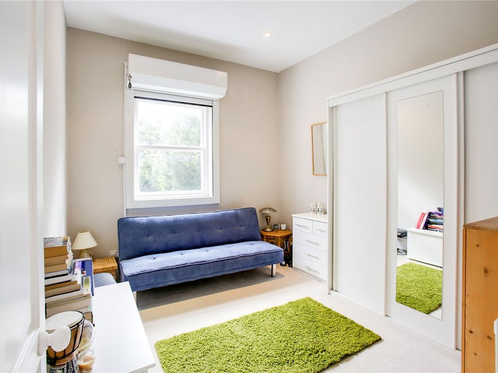 2 bed flat for sale in Elsham Road, London W14, £820,000