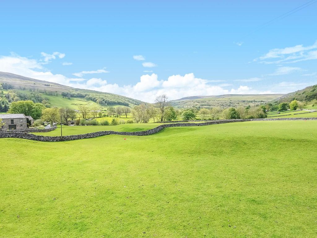 4 bed detached house for sale in Buckden, Skipton BD23, £465,000