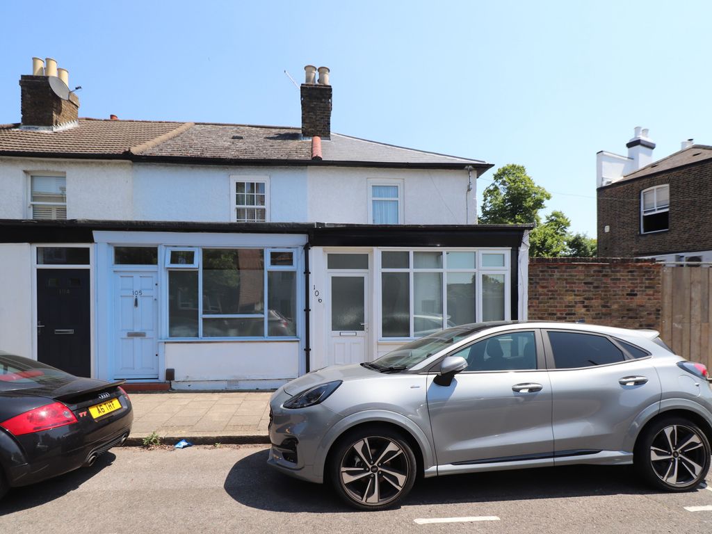 2 bed end terrace house for sale in Palace Road, Bromley BR1, £350,000