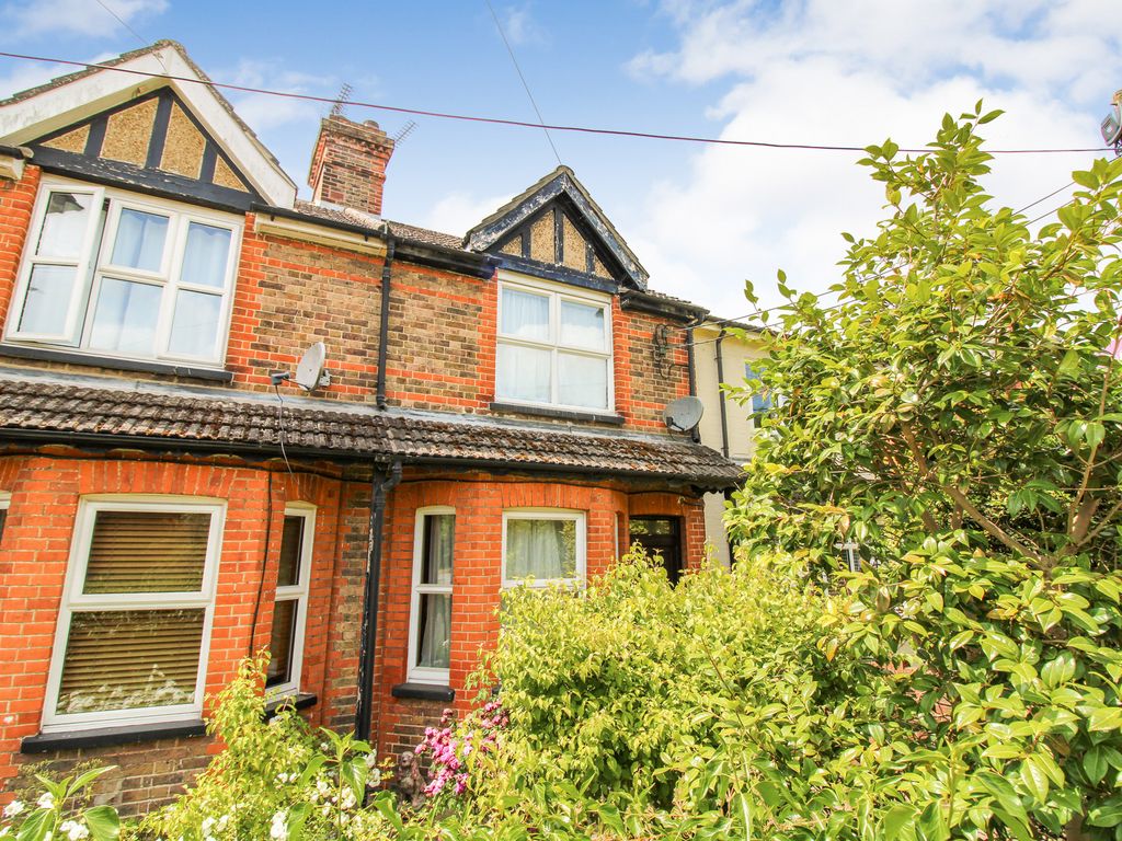 2 bed terraced house for sale in Oxenden Road, Farnham GU10, £360,000