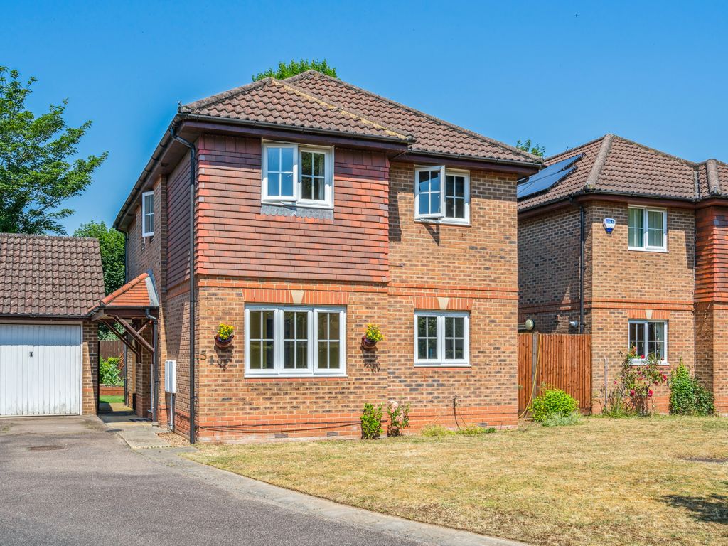 4 bed detached house for sale in Barrington Drive, Harefield, Middlesex UB9, £799,950