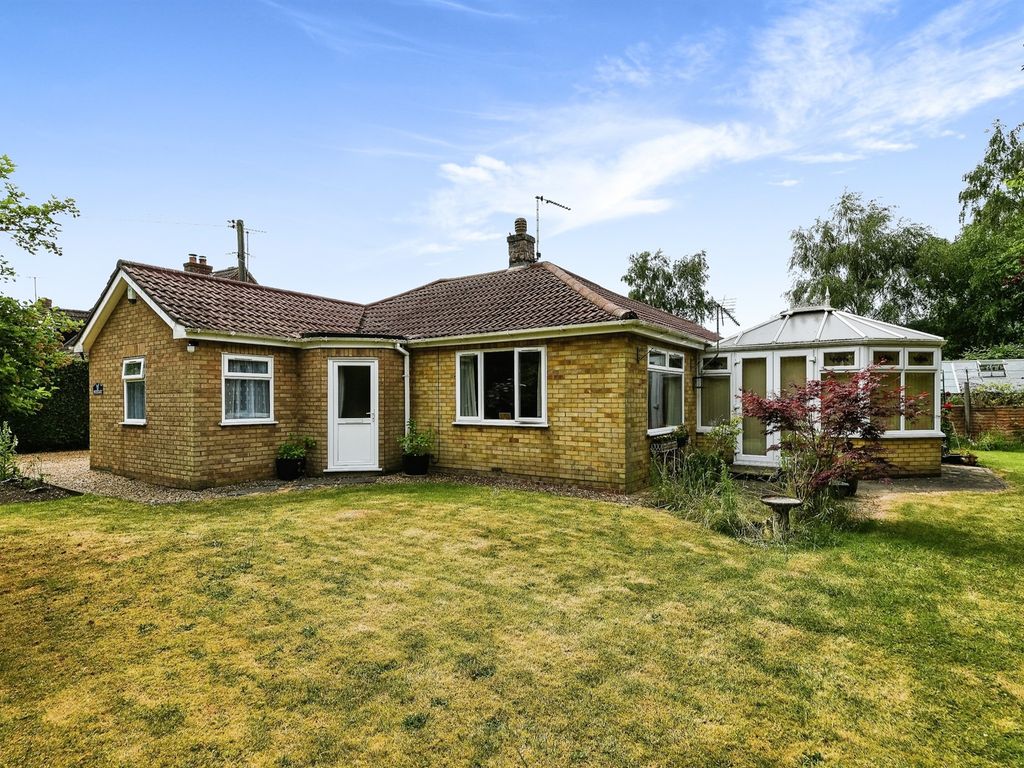 3 bed detached bungalow for sale in Common Road, Runcton Holme, King's Lynn PE33, £375,000