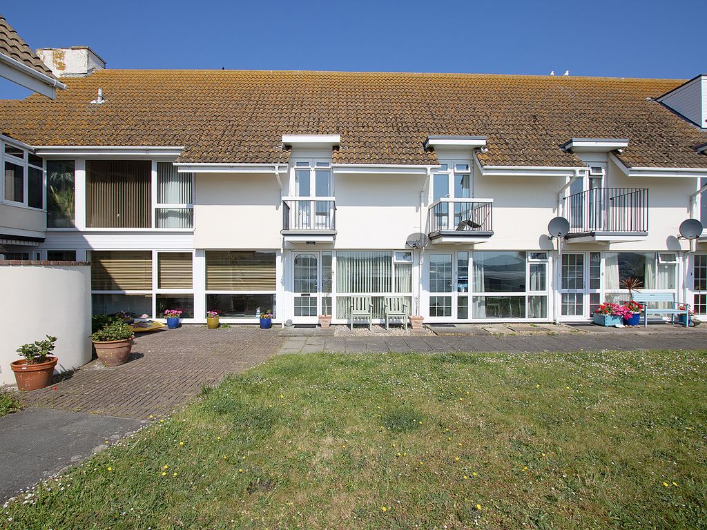 2 bed property to rent in 4 Richmond Court, Rue Mahaut, St Saviour's, Guernsey GY7, £1,900 pcm