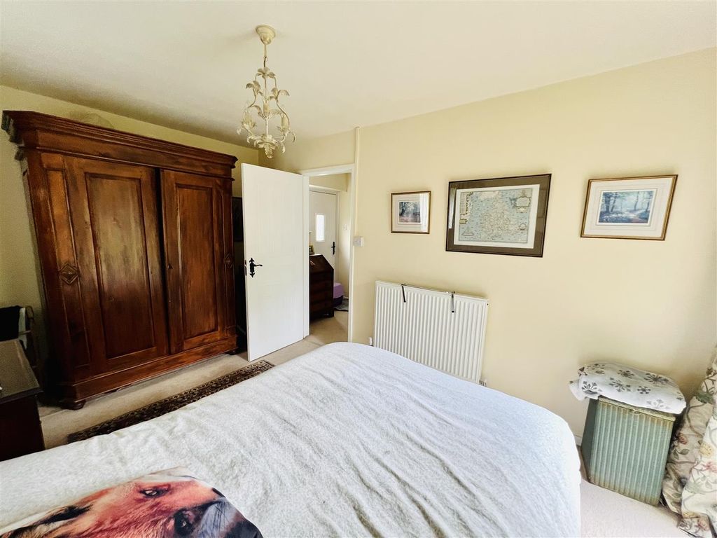 4 bed cottage for sale in Salem, Llandeilo SA19, £449,500