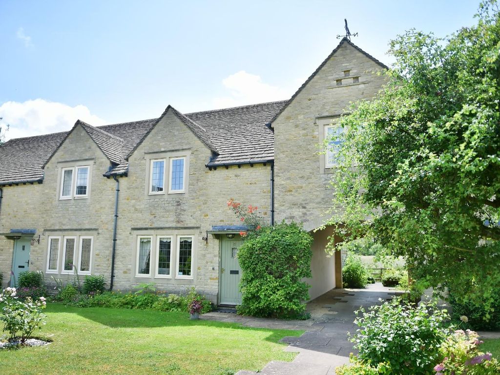 3 bed property for sale in Lygon Court, Fairford GL7, £375,000
