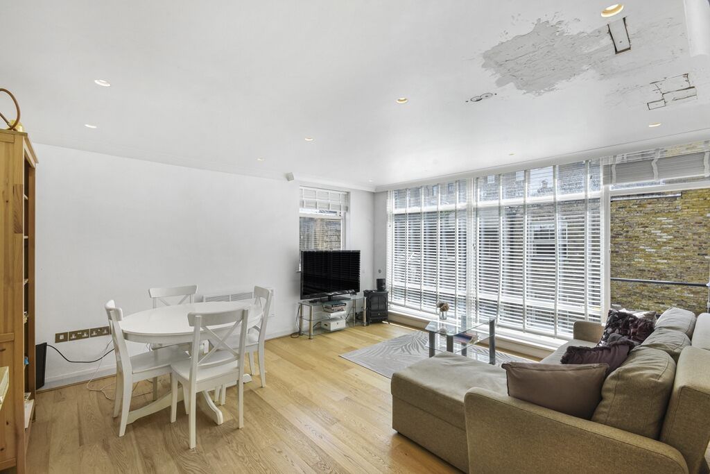 2 bed flat for sale in Westbourne Terrace, London W2, £875,000