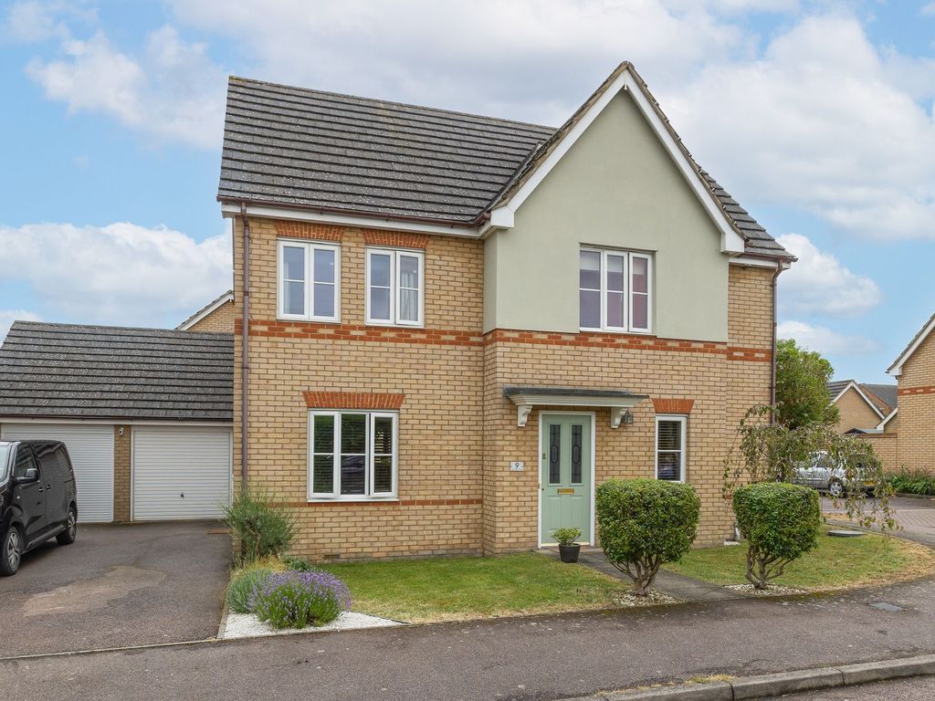 4 bed detached house for sale in Titchmarsh Close, Royston SG8, £585,000