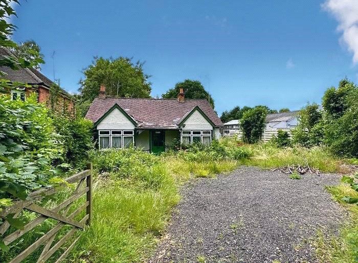 Property for sale in Finchampstead Road, Finchampstead, Wokingham, Berkshire RG40, £675,000