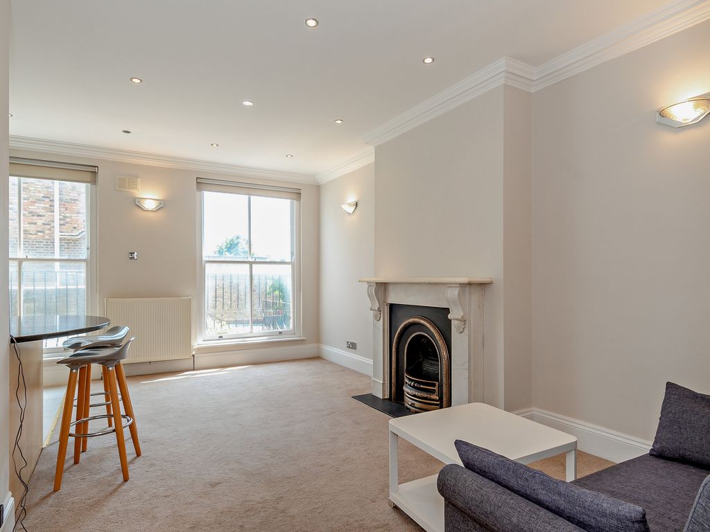 2 bed flat for sale in Tollington Way, London N7, £465,000