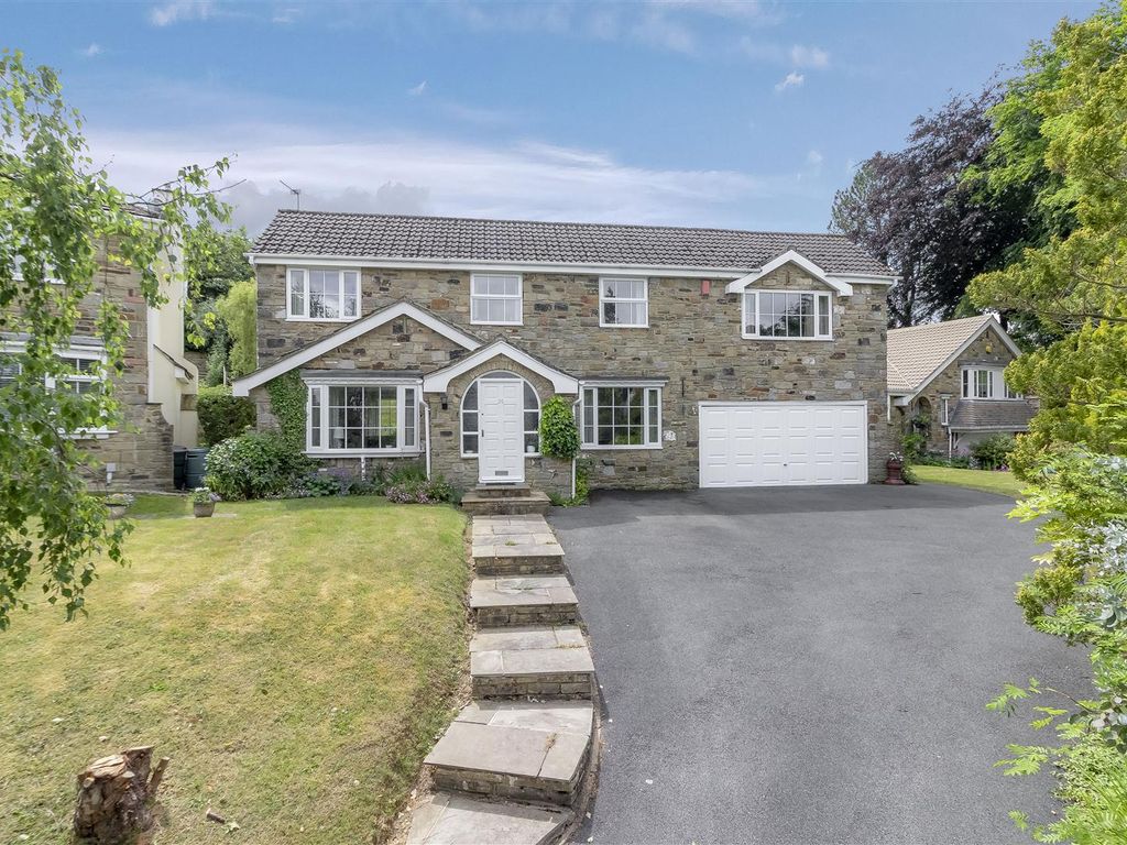 5 bed detached house for sale in Hall Rise, Bramhope, Leeds LS16, £695,000