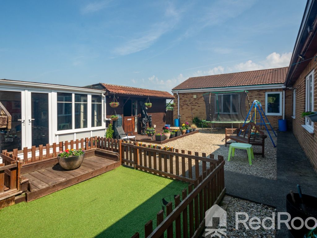 6 bed detached bungalow for sale in Barnsley Road, Brierley, Barnsley, South Yorkshire S72, £340,000