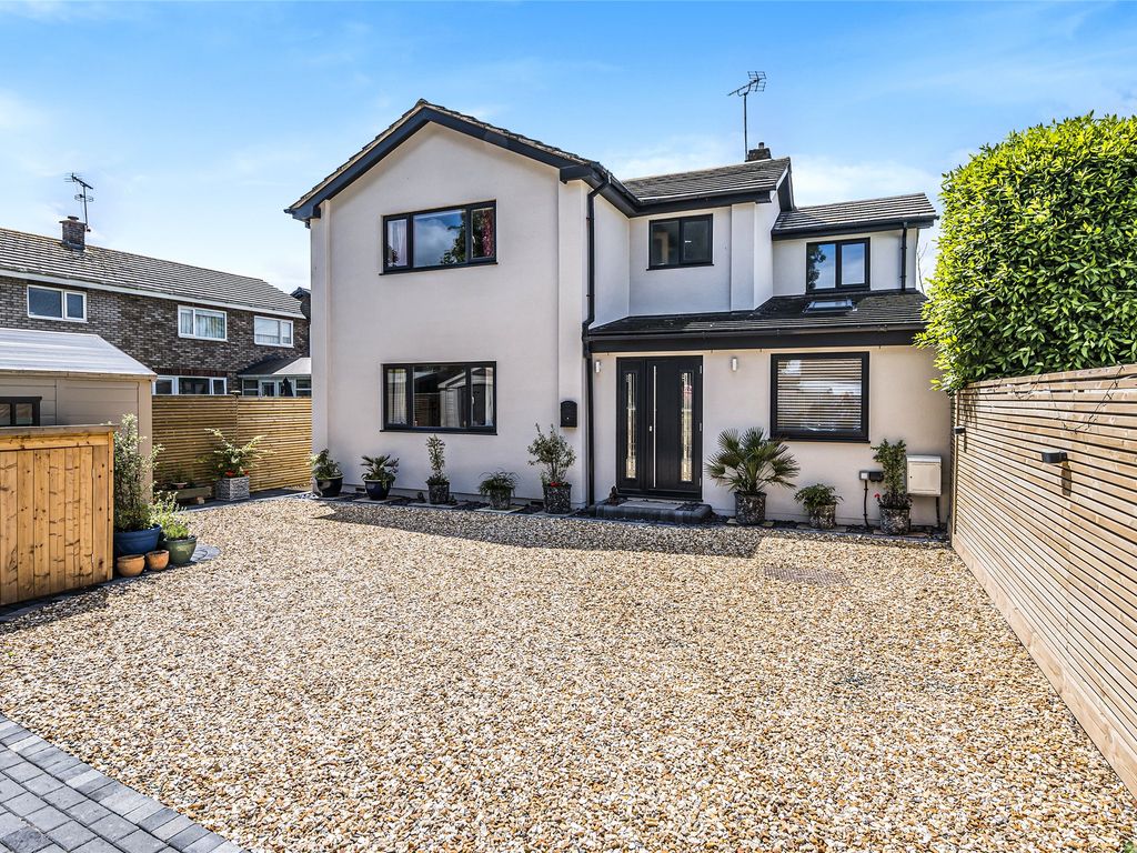 3 bed detached house for sale in Main Road, Easter Compton, Bristol BS35, £675,000