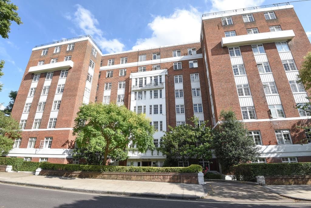 1 bed flat for sale in Langford Court, St Johns Wood NW8, £500,000