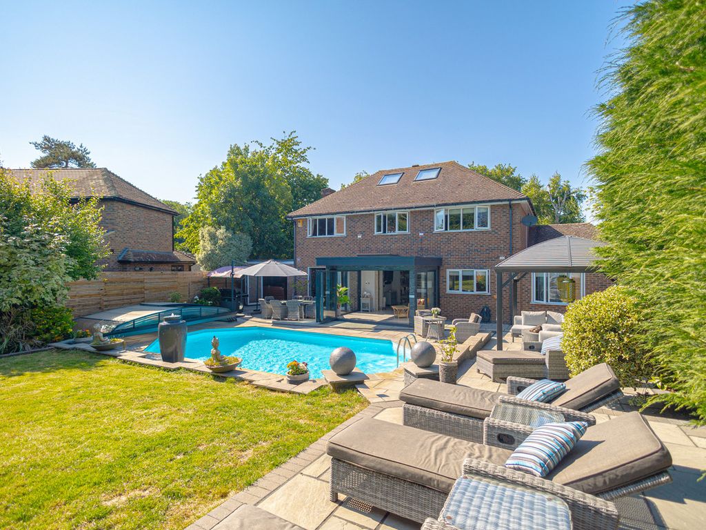 4 bed detached house for sale in Ross Way, Langdon Hills SS16, £1,000,000