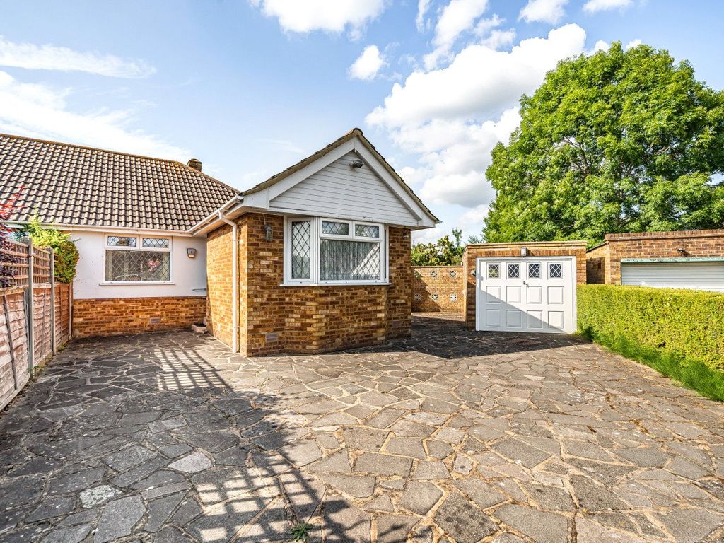 2 bed bungalow for sale in Fairlands, Guildford, Surrey GU3, £420,000