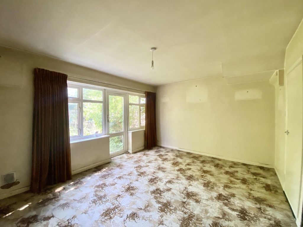 2 bed property for sale in Cranford Lane, Harlington UB3, £359,950