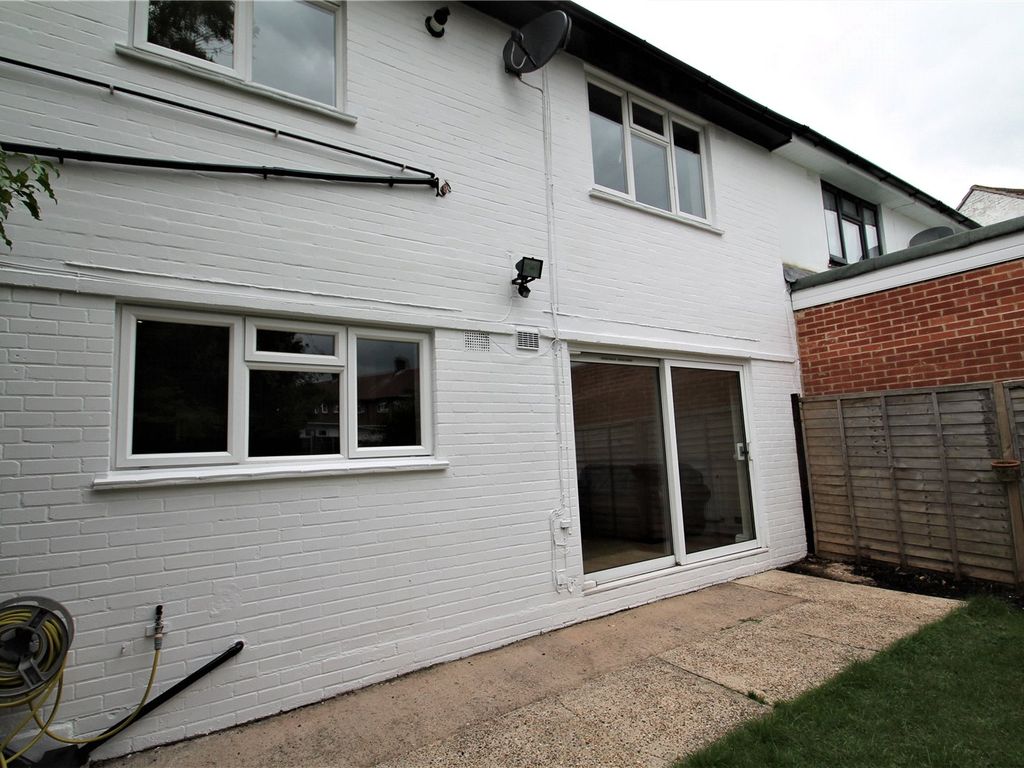 3 bed semi-detached house to rent in Southfield, Barnet EN5, £2,300 pcm