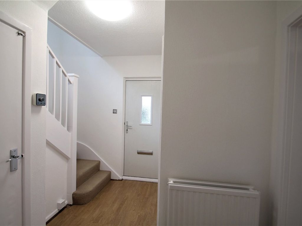 3 bed semi-detached house to rent in Southfield, Barnet EN5, £2,300 pcm