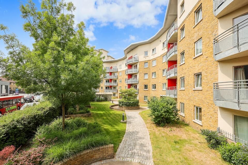 1 bed flat for sale in Pancras Way, London E3, £365,000