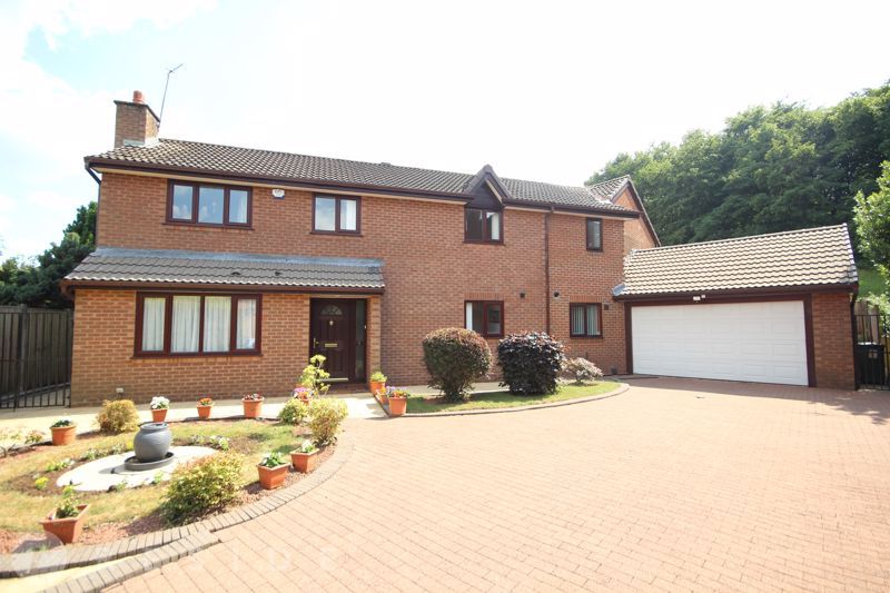 4 bed detached house for sale in Loisine Close, Marland, Rochdale OL11, £525,000