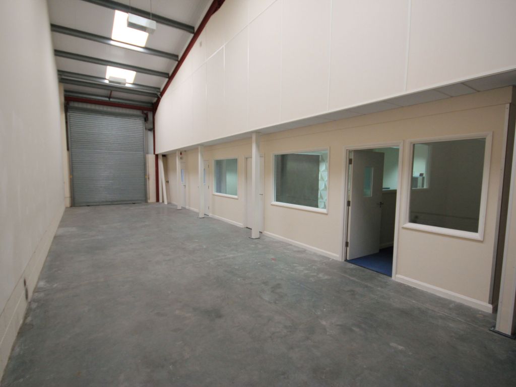 Warehouse to let in Lodge Road, Staplehurst TN12, £14,000 pa