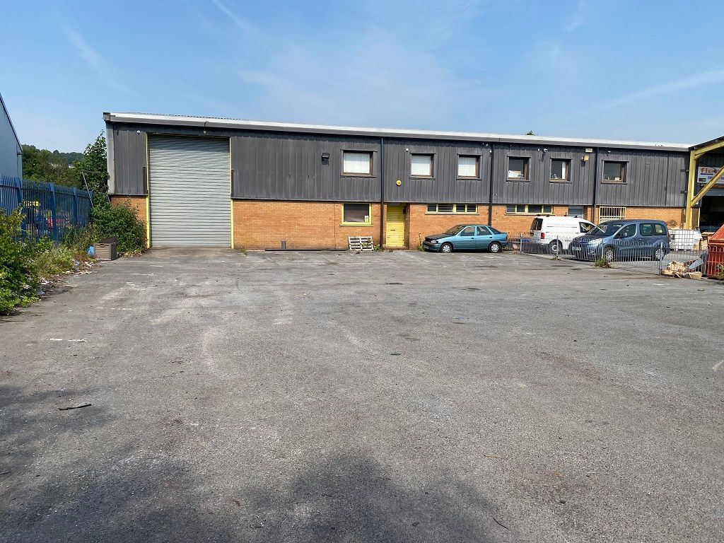 Warehouse to let in St. Davids Road, Swansea SA6, £27,500 pa